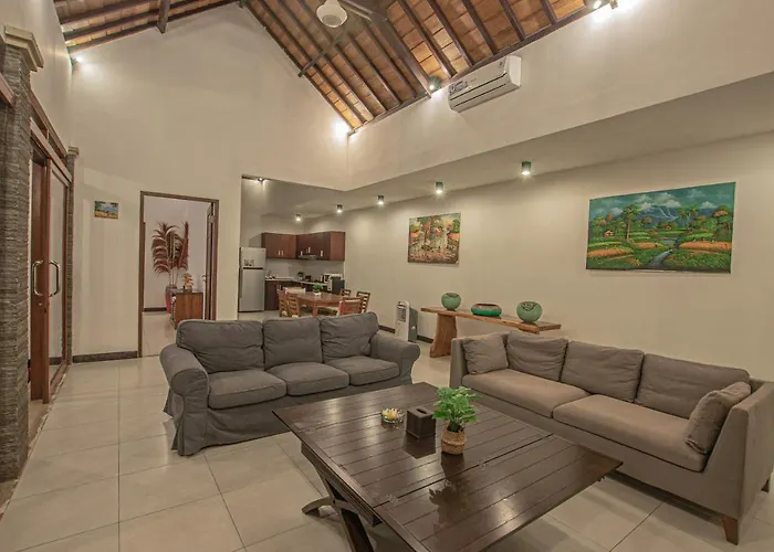 Seminyak Happy Villa *